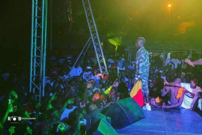 Patapaa thrill fans at Suhum Odwira Festival - Frontpage Ghana